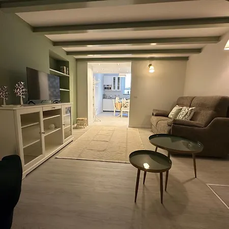 Flowers, A Cozy Suite In Milan Exterior photo